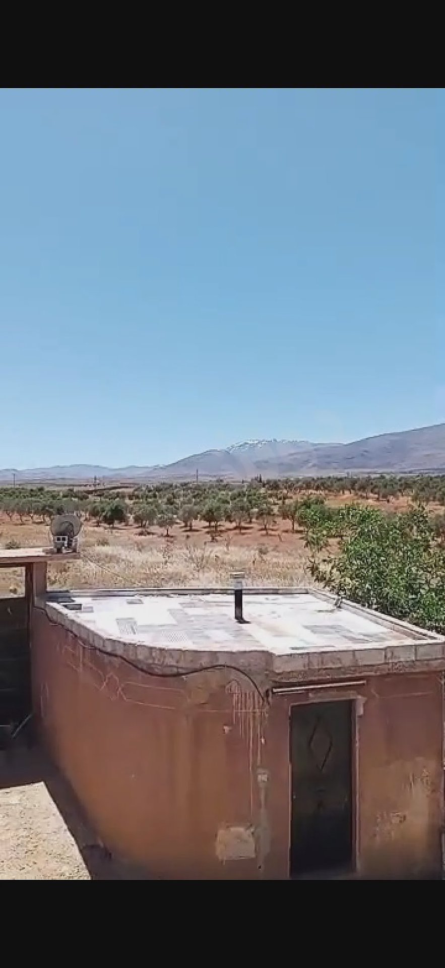 للبيع مزرعة بريف دمشق قطنا ١٠٠٠٠م طابو يوجد فيها ٣٥٠ سجرا مثمرا